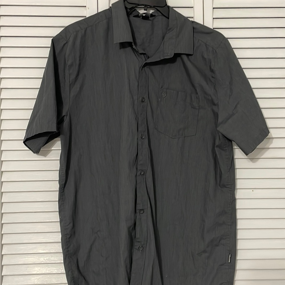 Volume short sleeve button down